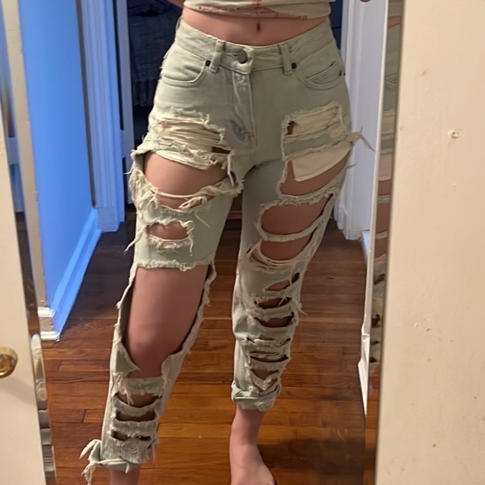 Ripped distressed jeans